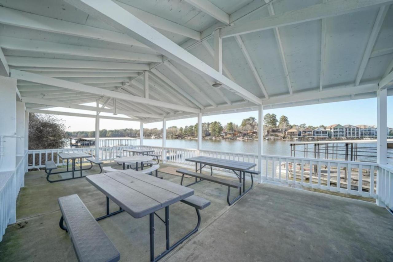 Apartamento The Hamilton - Lakefront & Suites,