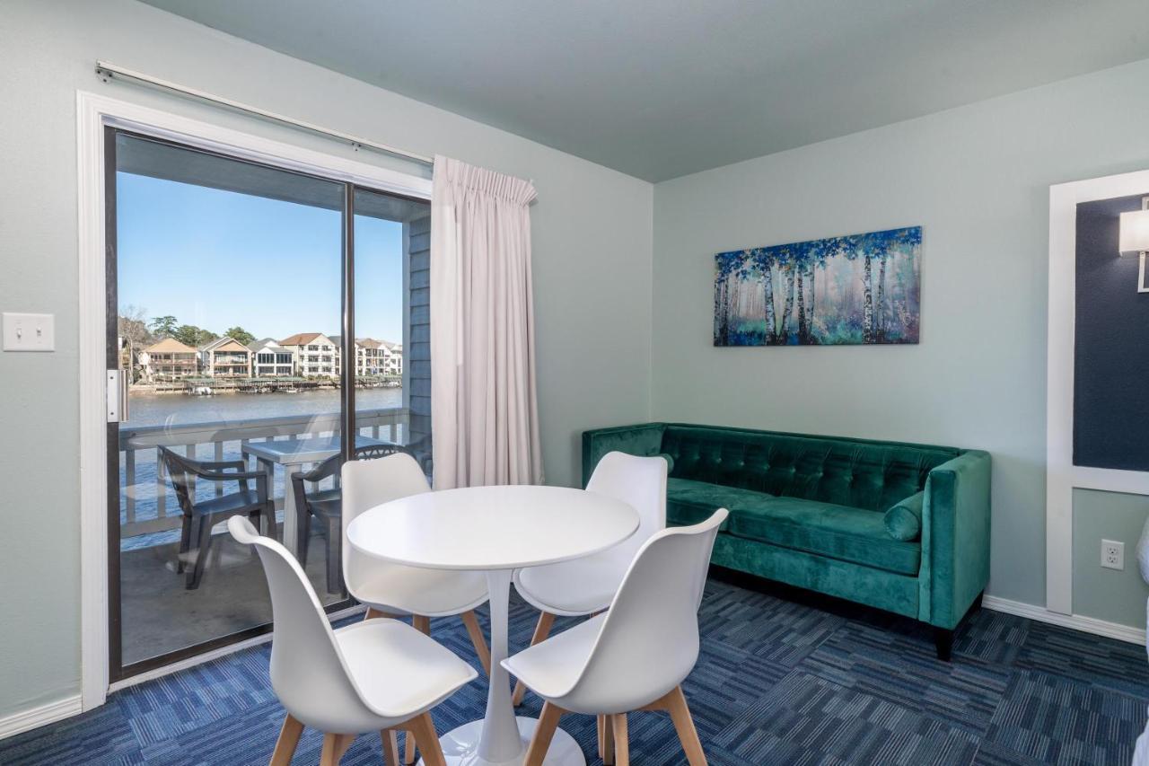 Apartment The Hamilton - Lakefront & Studio Suites,